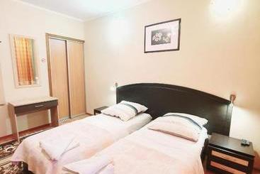 هتل Rodnik Guest House