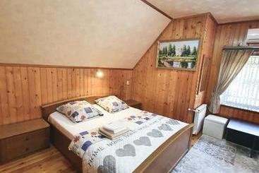 هتل Rodnik Guest House