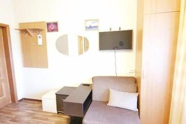 هتل Rodnik Guest House