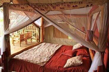 هتل Manyatta Camp