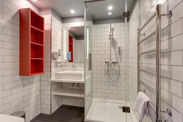 هتل Holiday Inn St. Petersburg  Theatre Square