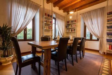 تختخواب و صبحانه Appartamenti La Villa & Spa