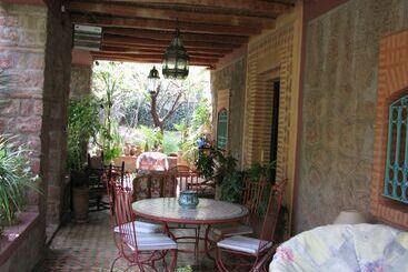 بنسيون Chez Larbi Ourika