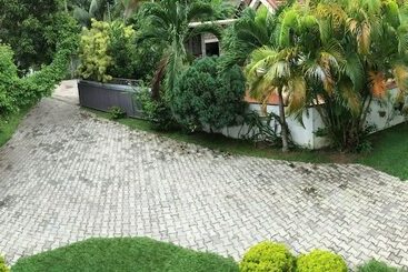 פנסיון New White House