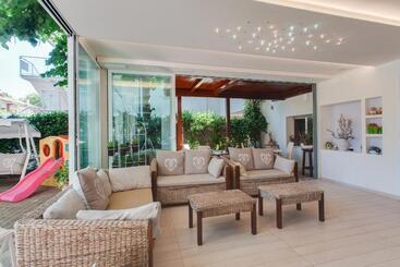 هتل Airone Cervia B&b Camere E Appartamenti