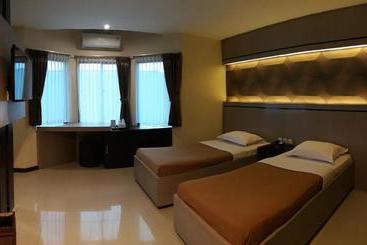 Alexander Hotel Tegal