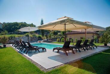 ペンション Guest House Stancija Kovacici