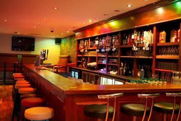 هتل Mcsorleys Bar And Nightclub