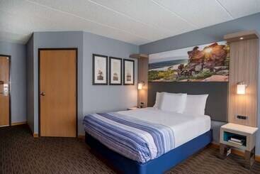فندق Americinn By Wyndham Eau Claire