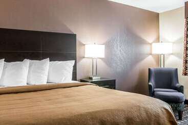 هتل Quality Inn Grand Rapids Southbyron Center
