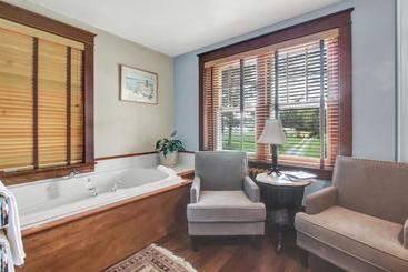 هتل The Australian Walkabout Inn Bed & Breakfast