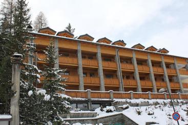 Chalet Alaska
