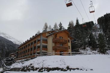 Chalet Alaska