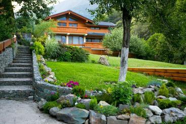 هتل Park Chalet Residence
