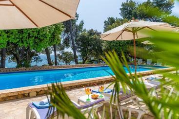 Villa Nela