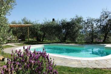 فندق ريفى Agriturismo Il Castagnolino