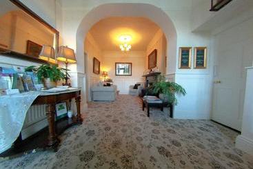 پانسیون Carlingford House Town House Accommodation A91 Ty06