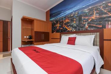 هتل Reddoorz Near Universitas Muhammadiyah Palangkaraya
