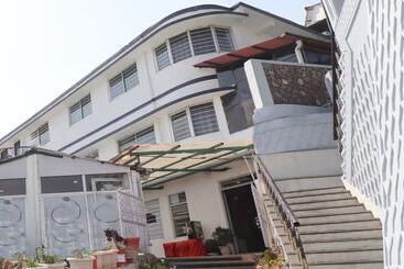 Отель Treebo Mayur, Mall Road