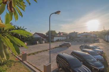 پانسیون Reddoorz Near Living Plaza Balikpapan