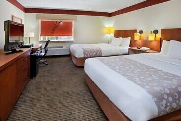 هتل Travelodge By Wyndham Columbus State University