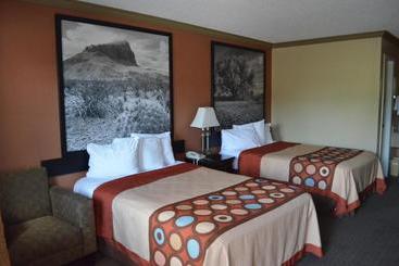 هتل Hill Country Inn And Suite