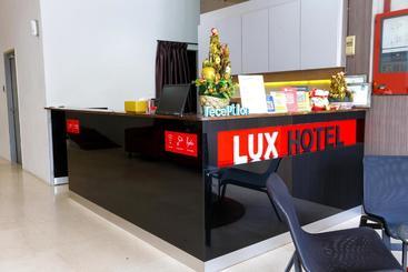 هتل Lux