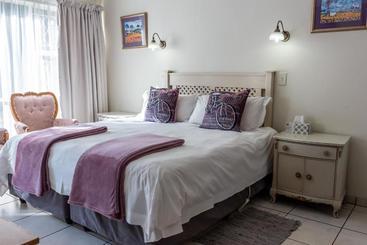 تختخواب و صبحانه Tuishuis Lodge