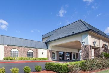 هتل Wyndham Garden Lafayette