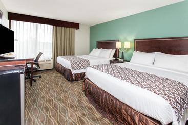 هتل Wyndham Garden Lafayette