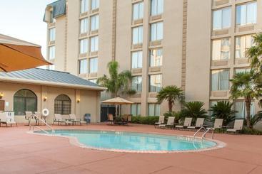 هتل Wyndham Garden Lafayette