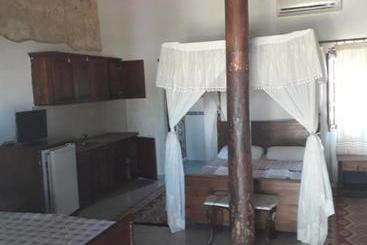 تختخواب و صبحانه Karpaz Stone House