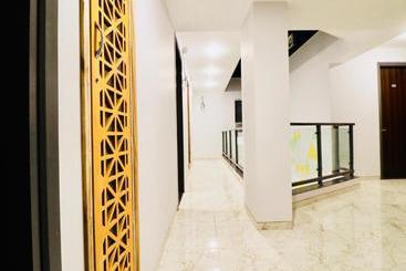 هتل Capital O 47534 Gazelle Inn