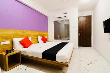 هتل Capital O 47534 Gazelle Inn