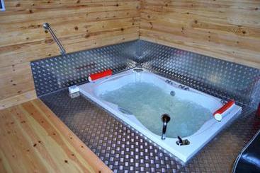 هتل Hostería Loft Boñar