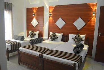 هتل Samren Restaurant And Guest House