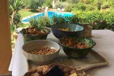 تختخواب و صبحانه Spinabella Home
