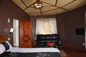 هتل Hôtel Restaurant La Piscine Escapade Ambositra