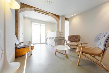 تختخواب و صبحانه Maison Alliod