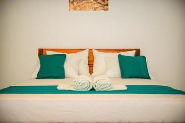 تختخواب و صبحانه Kandy Spice Villa