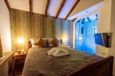 تختخواب و صبحانه Woodland Resort