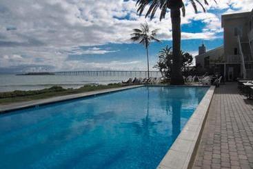هتل Cliff House Inn