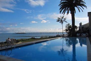 هتل Cliff House Inn
