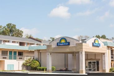 هتل Days Inn By Wyndham Athens
