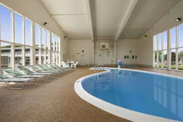 مُتل Days Inn By Wyndham   Cape Cod