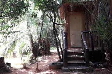 هتل Nyasi Eco Resort Kajjansi