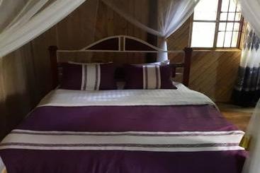 هتل Nyasi Eco Resort Kajjansi