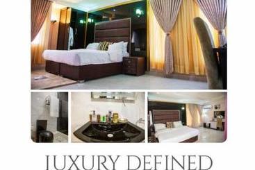 هتل Lushville  & Suites