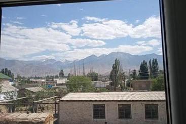 پانسیون Max Guest House