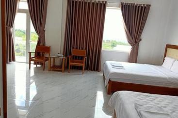 هتل Khach San Hoang Nhi